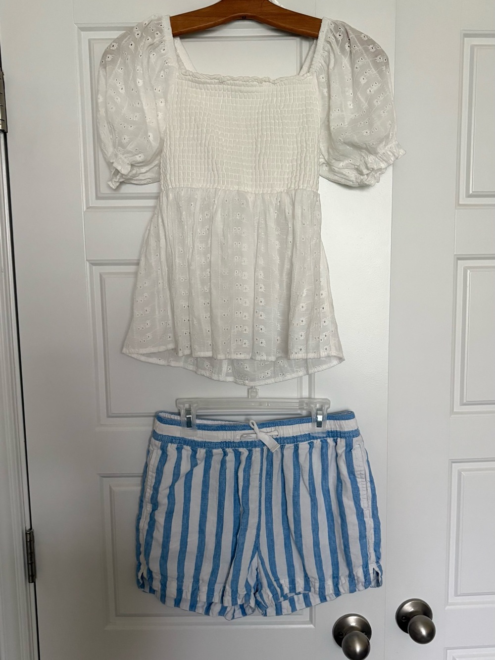 2 piece set Shorts + Blouse girls size 14